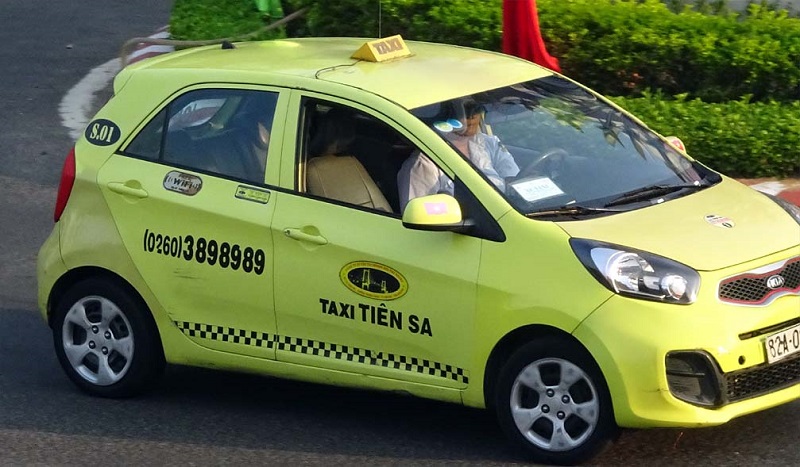 Taxi là lựa chọn phù hợp cho các gia đình có trẻ nhỏ hoặc người già