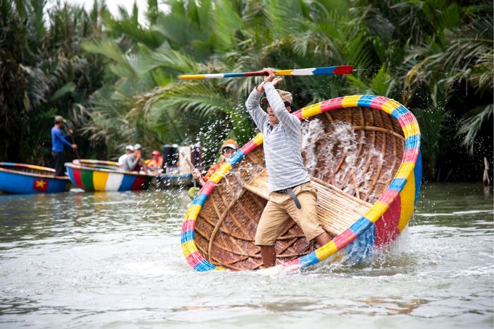 Đi rừng dừa Bảy Mẫu cùng gia đình có gì vui?