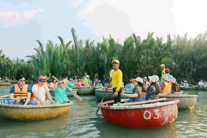 Tour Rừng Dừa Bảy Mẫu phù hợp cho team building
