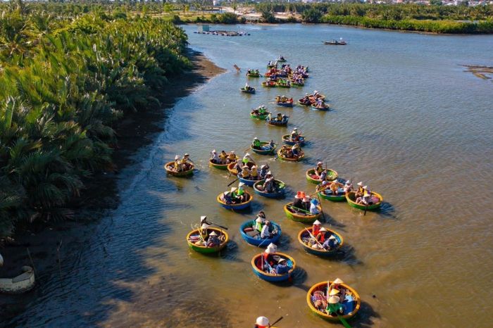 Tour Rừng Dừa Bảy Mẫu phù hợp cho team building