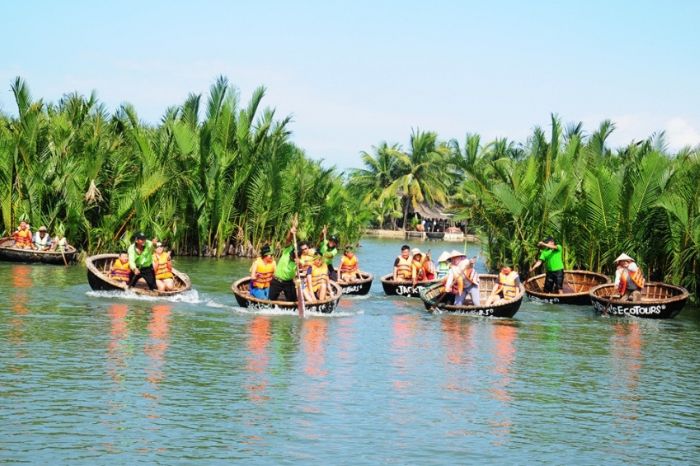 Tour Rừng Dừa Bảy Mẫu phù hợp cho team building