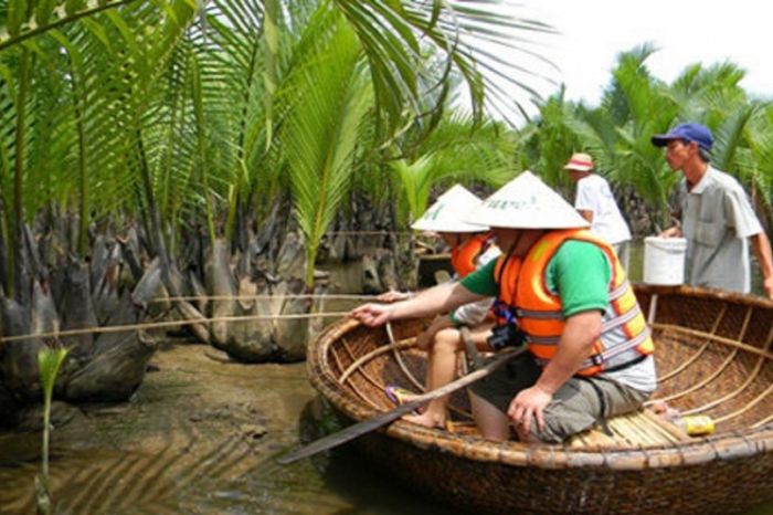 Trải nghiệm làm ngư dân tại Rừng Dừa Bảy Mẫu