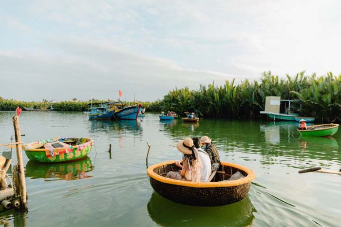 Trải nghiệm làm ngư dân tại Rừng Dừa Bảy Mẫu