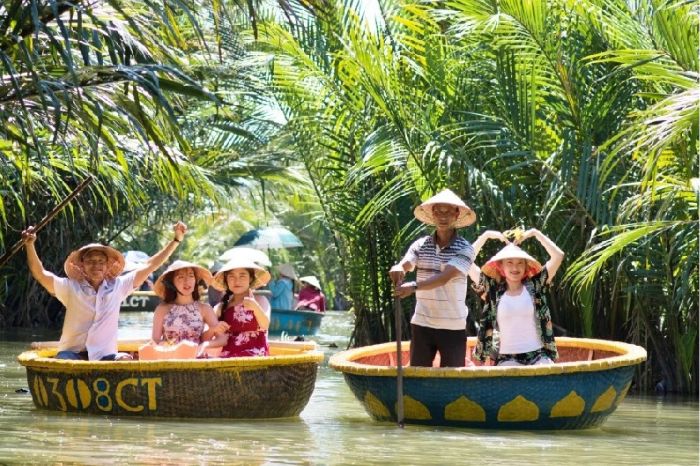 Trải nghiệm làm ngư dân tại Rừng Dừa Bảy Mẫu