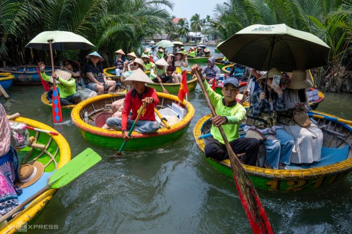 Trải nghiệm làm ngư dân tại Rừng Dừa Bảy Mẫu